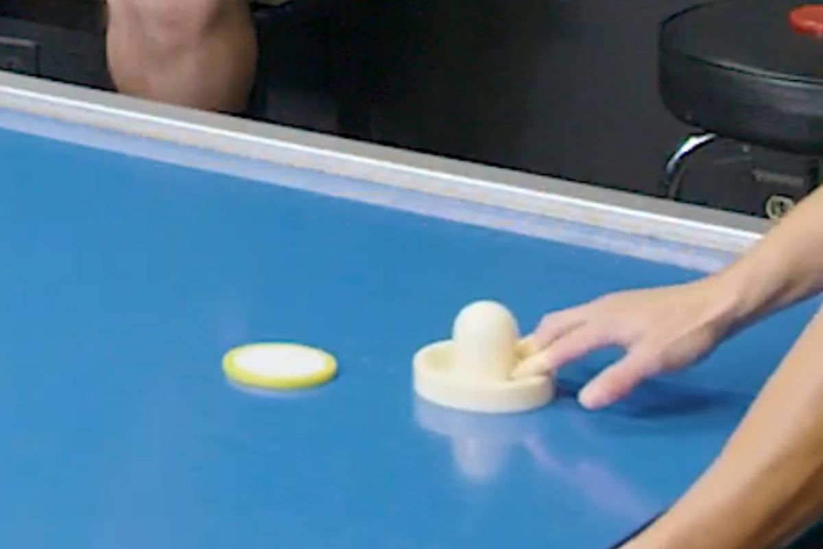 Come ottenere una buona presa sulla mazza da air hockey